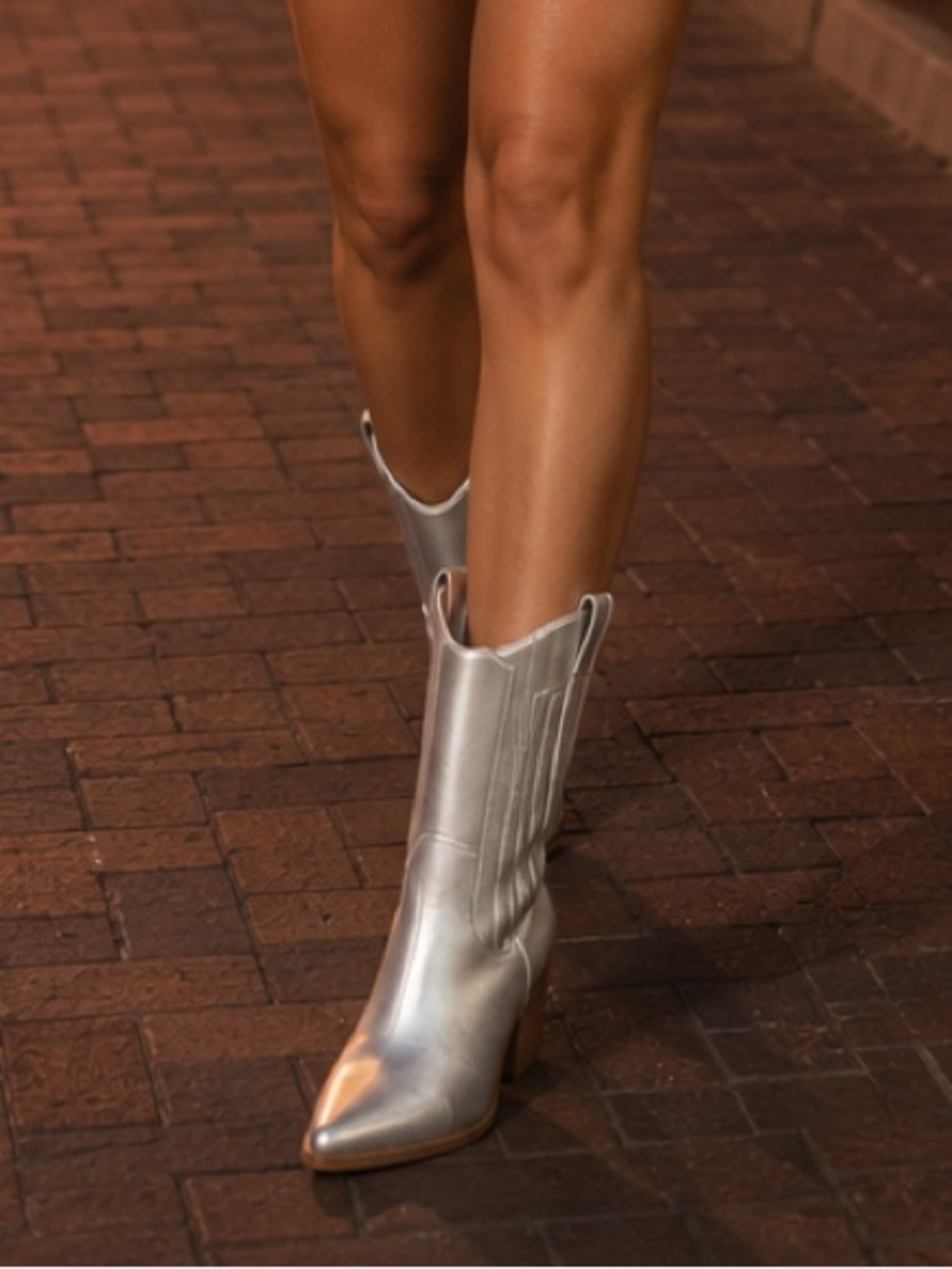 Forever 21 Silver Metallic Western Booties Size 8 NWT